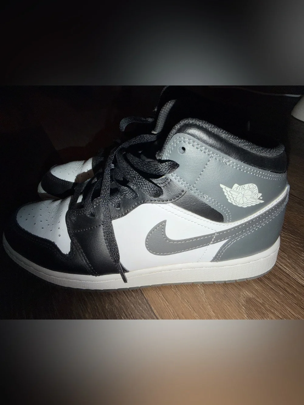 Jordan 1 Big Kids size 6 is equivalent to women’s 7 1/2 Black, White & Gray